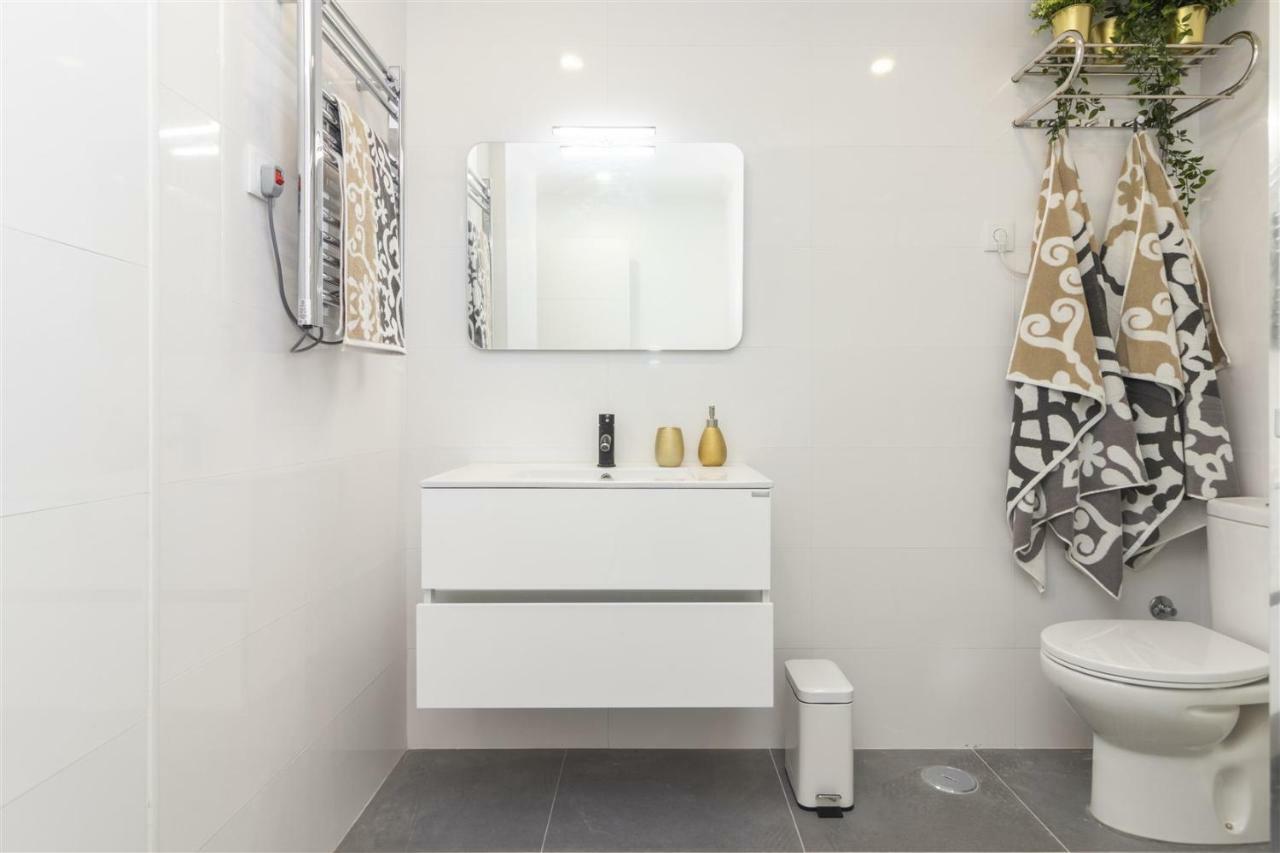 Calcada Dos Barbadinhos Apartment ลิสบอน ภายนอก รูปภาพ